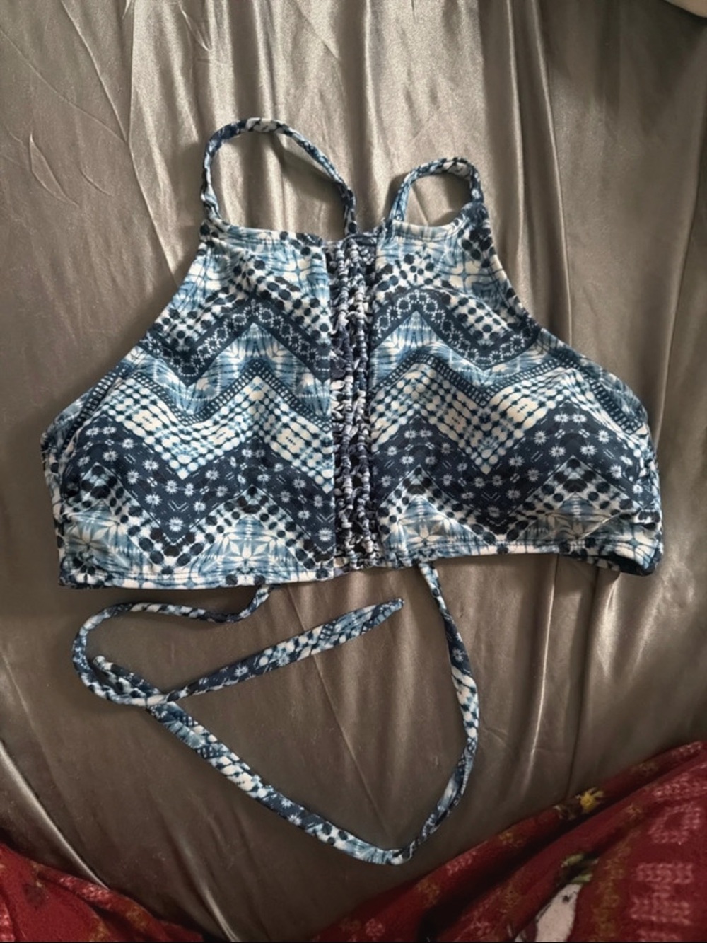High-Neck Blue Patterned Women's Bikini Top with Front Braid